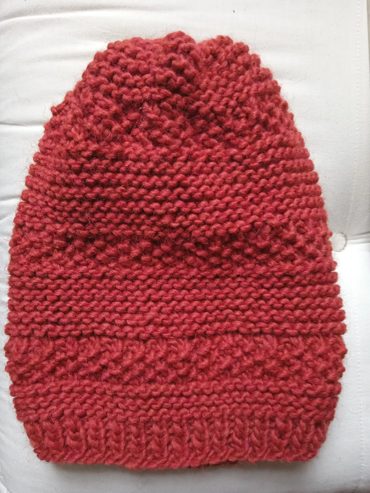 bonnet rouge sable mousse riz